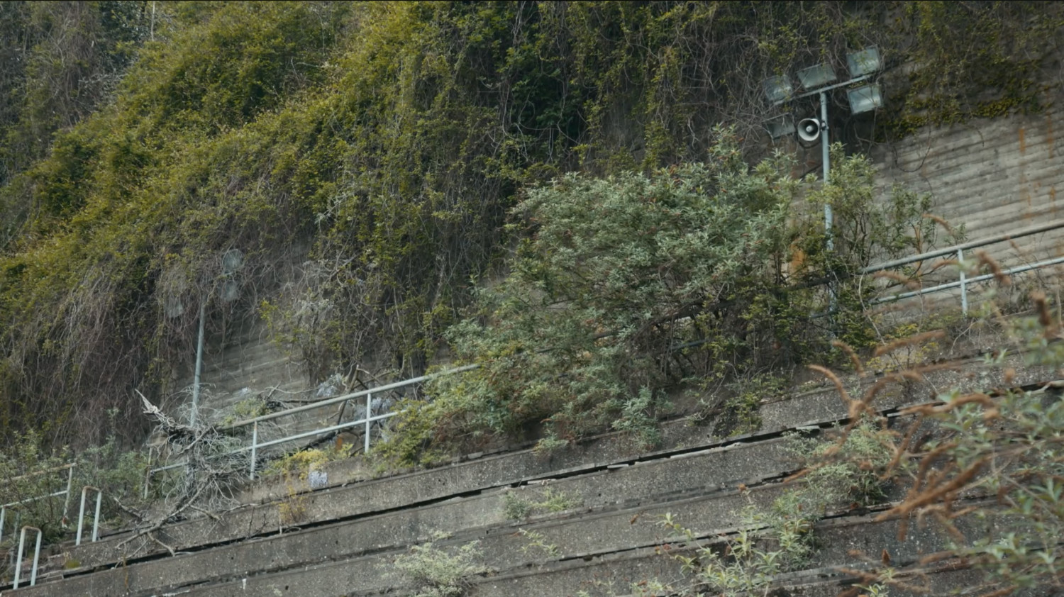 Anton v. Bredow, Architektur des Glücks, 60. Solothurner Filmtagen,  59. Internationale Hofer Filmtage, Kinoauswertung CH/GER 25/26, nominiert für GRANIT Dokumentarfilmpreis, © 