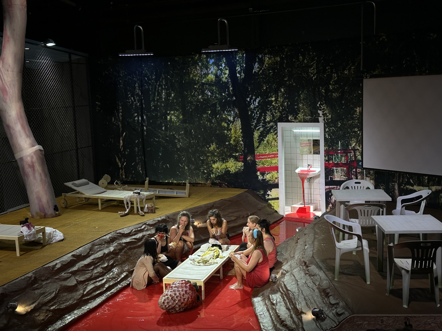 Anton v. Bredow, Schmerz Camp, Theater Bremen, Spielzeit 23/24, © Jörg Landsberg