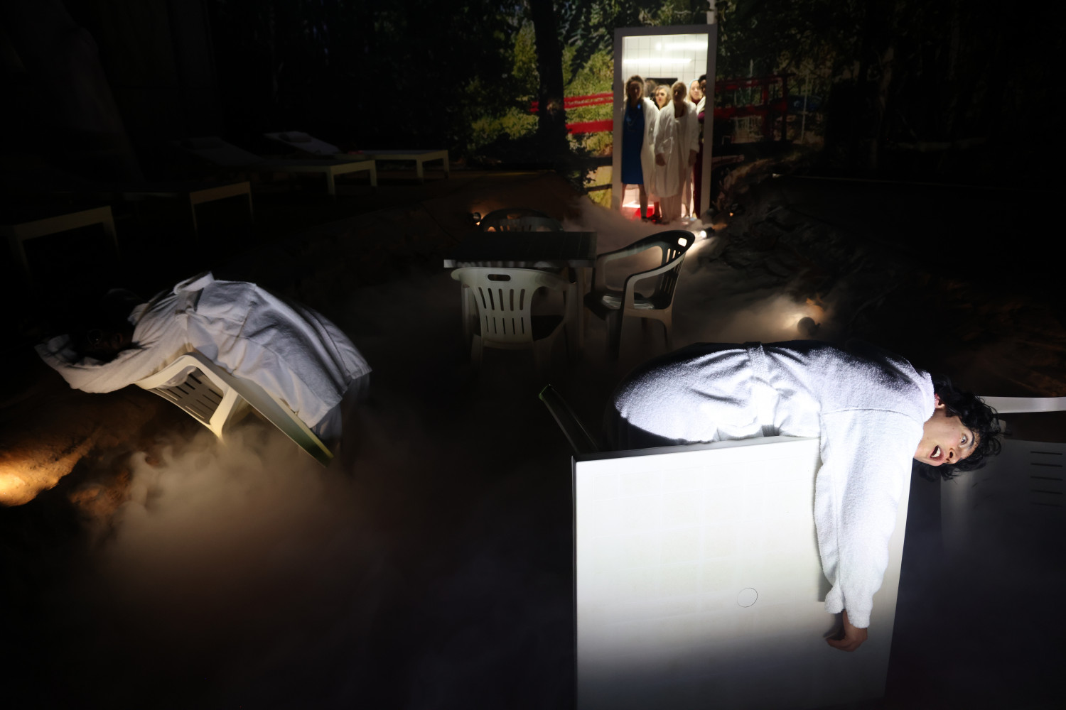 Anton v. Bredow, Schmerz Camp, Theater Bremen, Spielzeit 23/24, © Jörg Landsberg