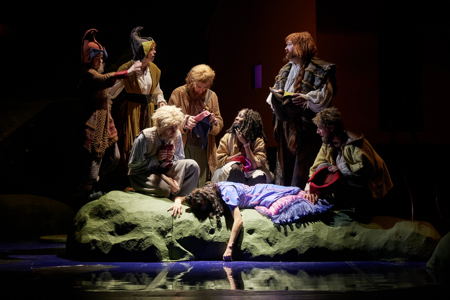 Anton v. Bredow, Schneewittchen, Ernst Deutsch Theater, Spielzeit 22/23, © 